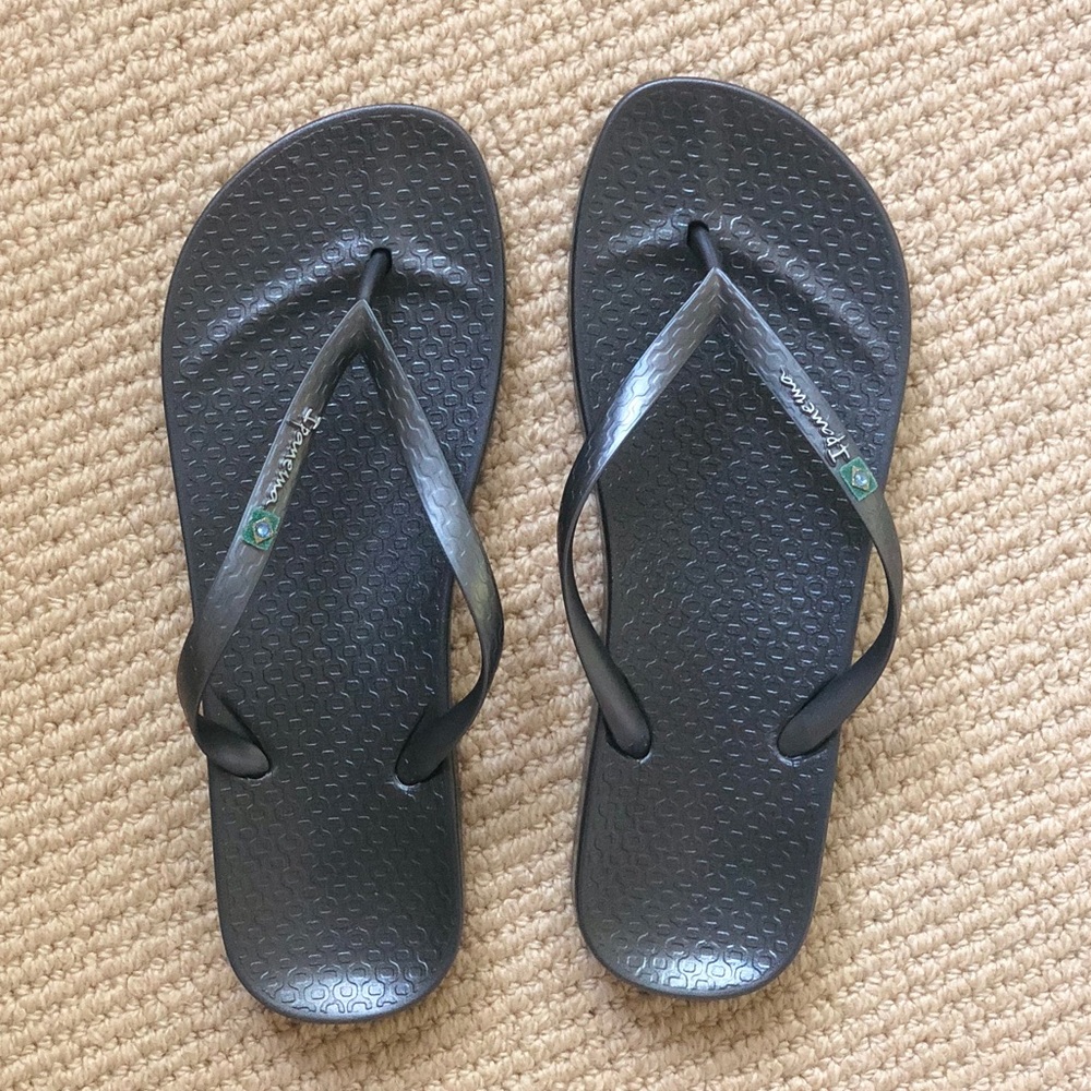 NEW Flip Flops - Ipanema